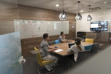 How-To-Run-A-Hybrid-Meeting